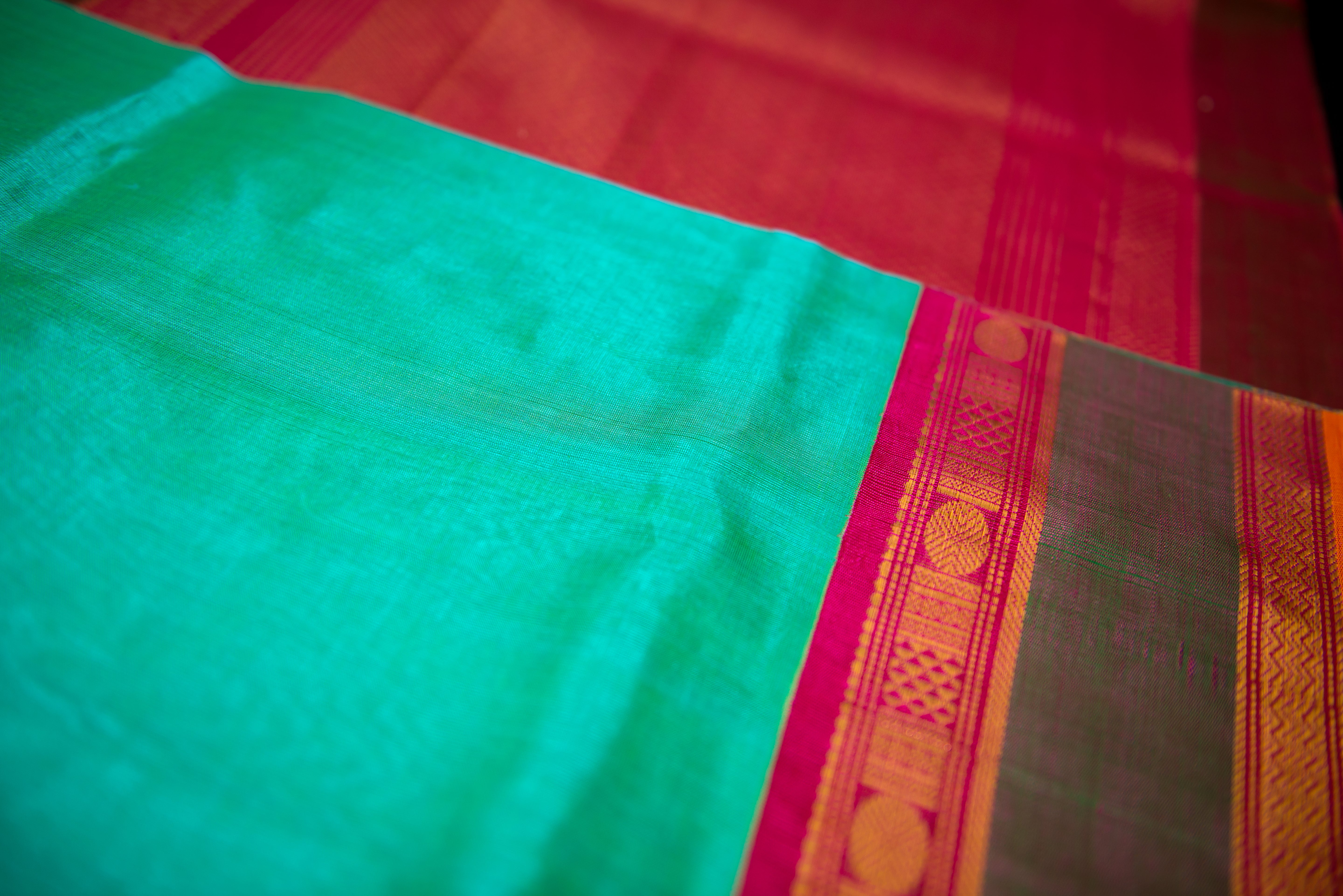Vibrant Handloom Teal Silk Cotton Saree with Shocking Pink Pallu