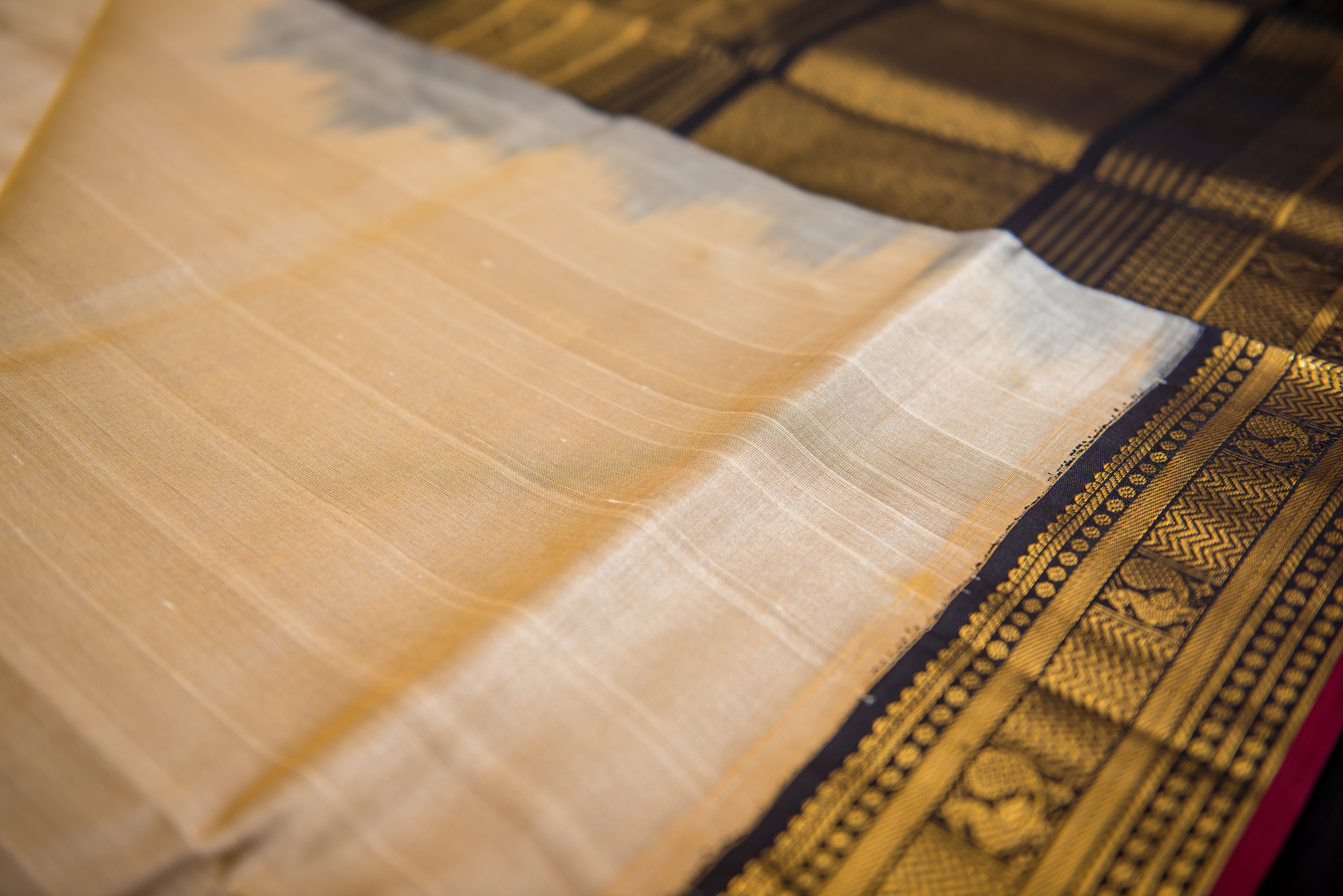 Elegant Cream Silk Cotton Saree with a Black and Gold Zari Pallu