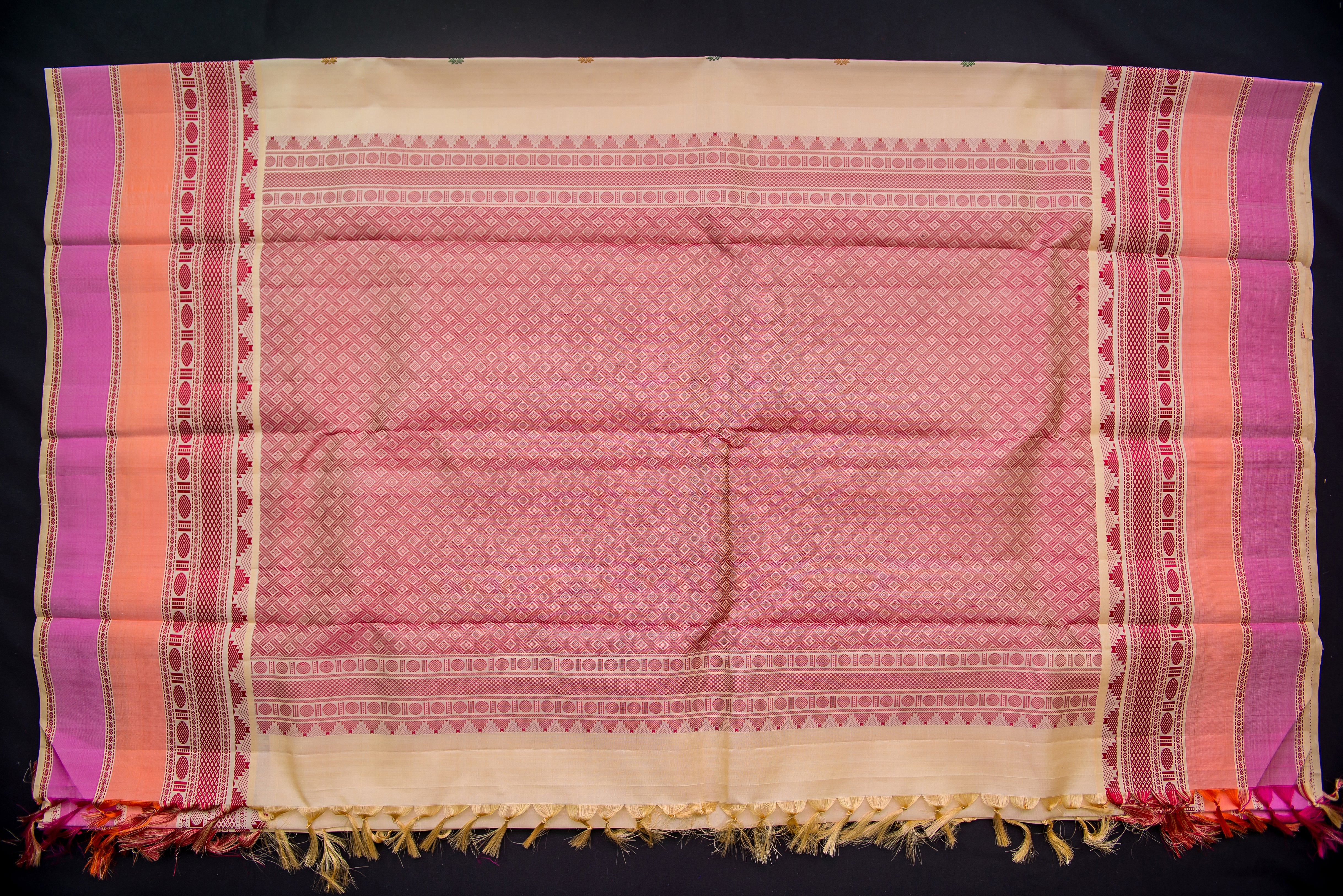 Exquisite Cream Threadwork Pure Silk Saree with a Red Pallu