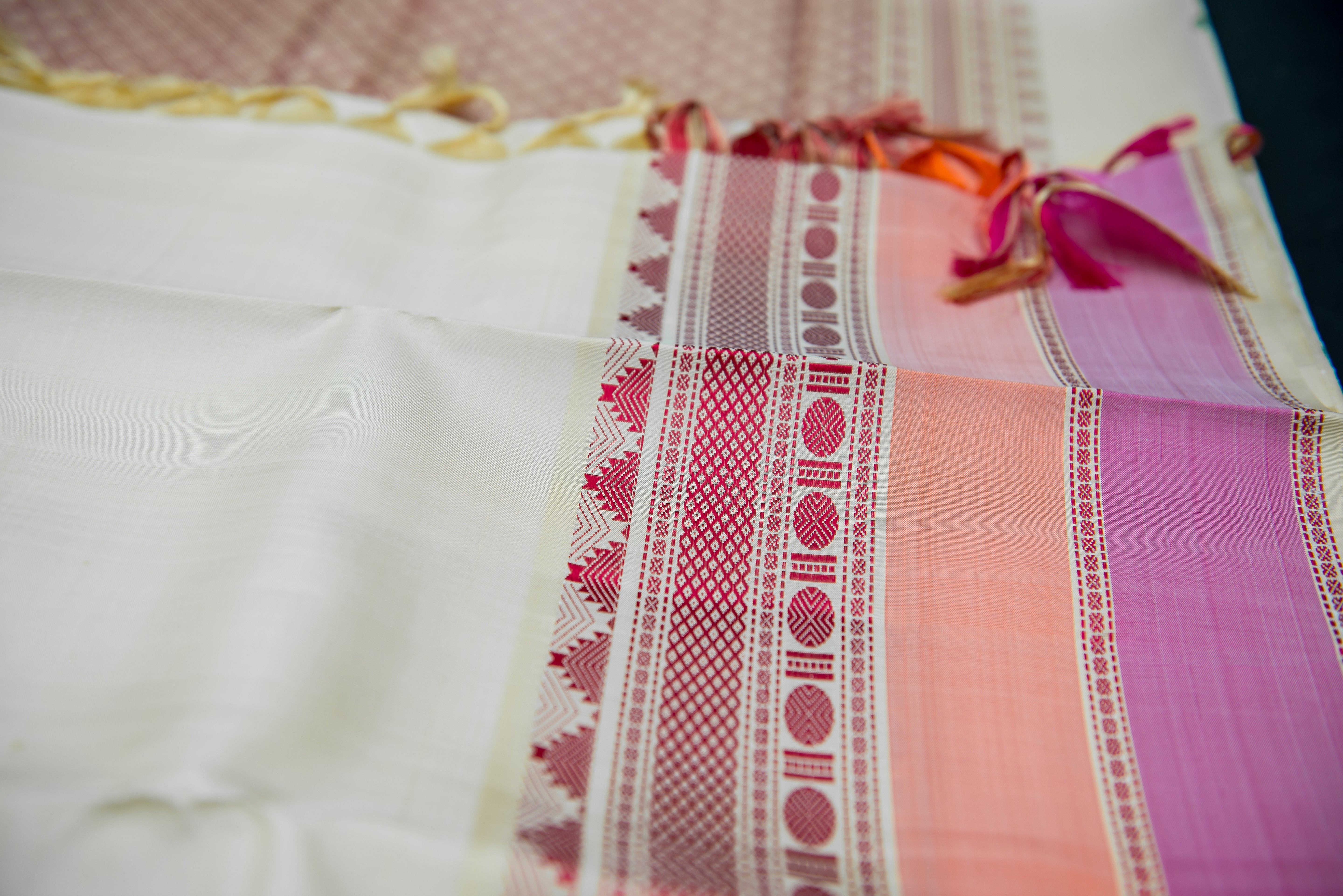 Exquisite Cream Threadwork Pure Silk Saree with a Red Pallu