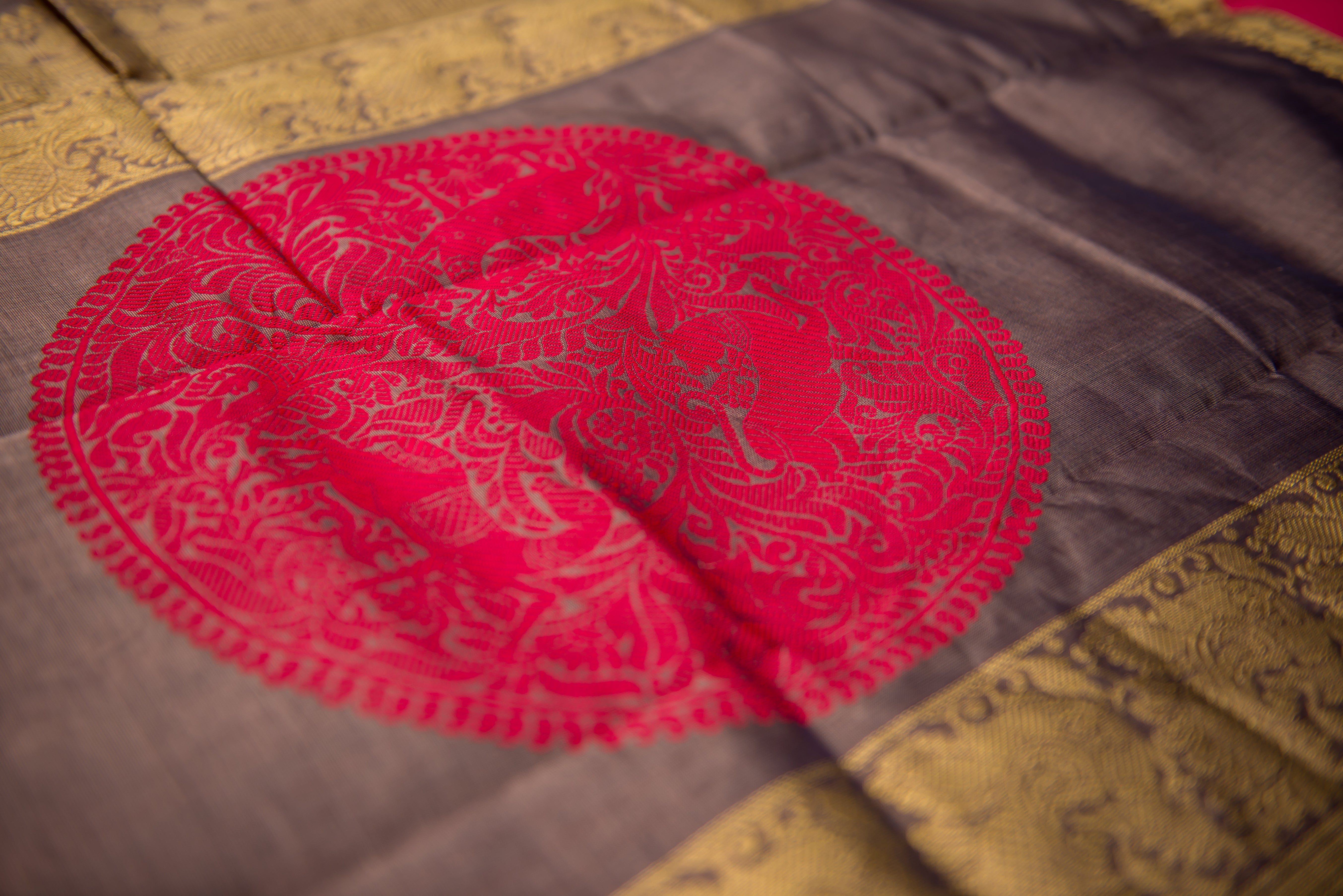 Brownish-Purple Silk Cotton Saree with Gold and Pink Pallu
