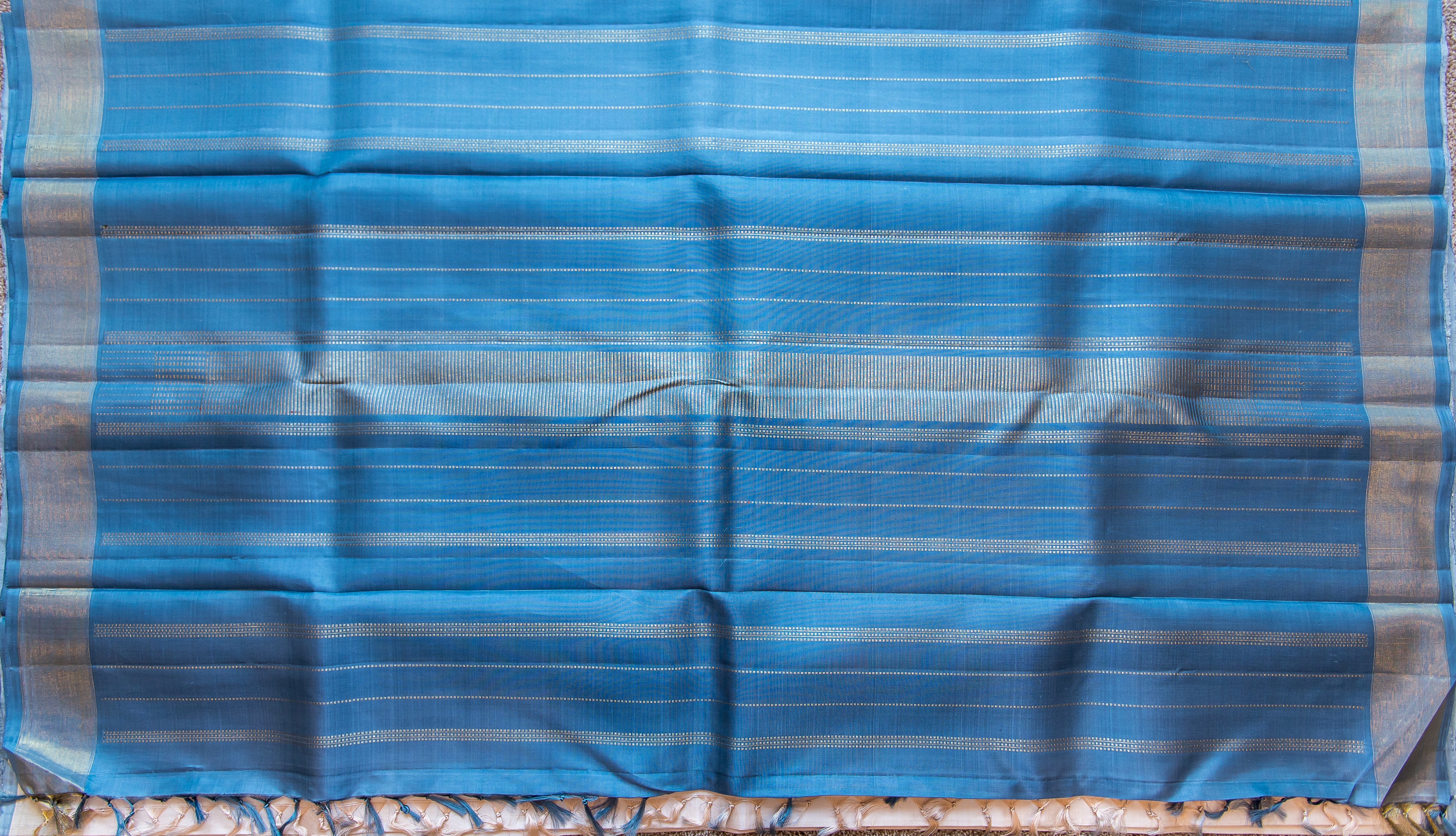 Serene Cream Handwoven Kanchipuram Silk Saree with Blue/Grey Pallu