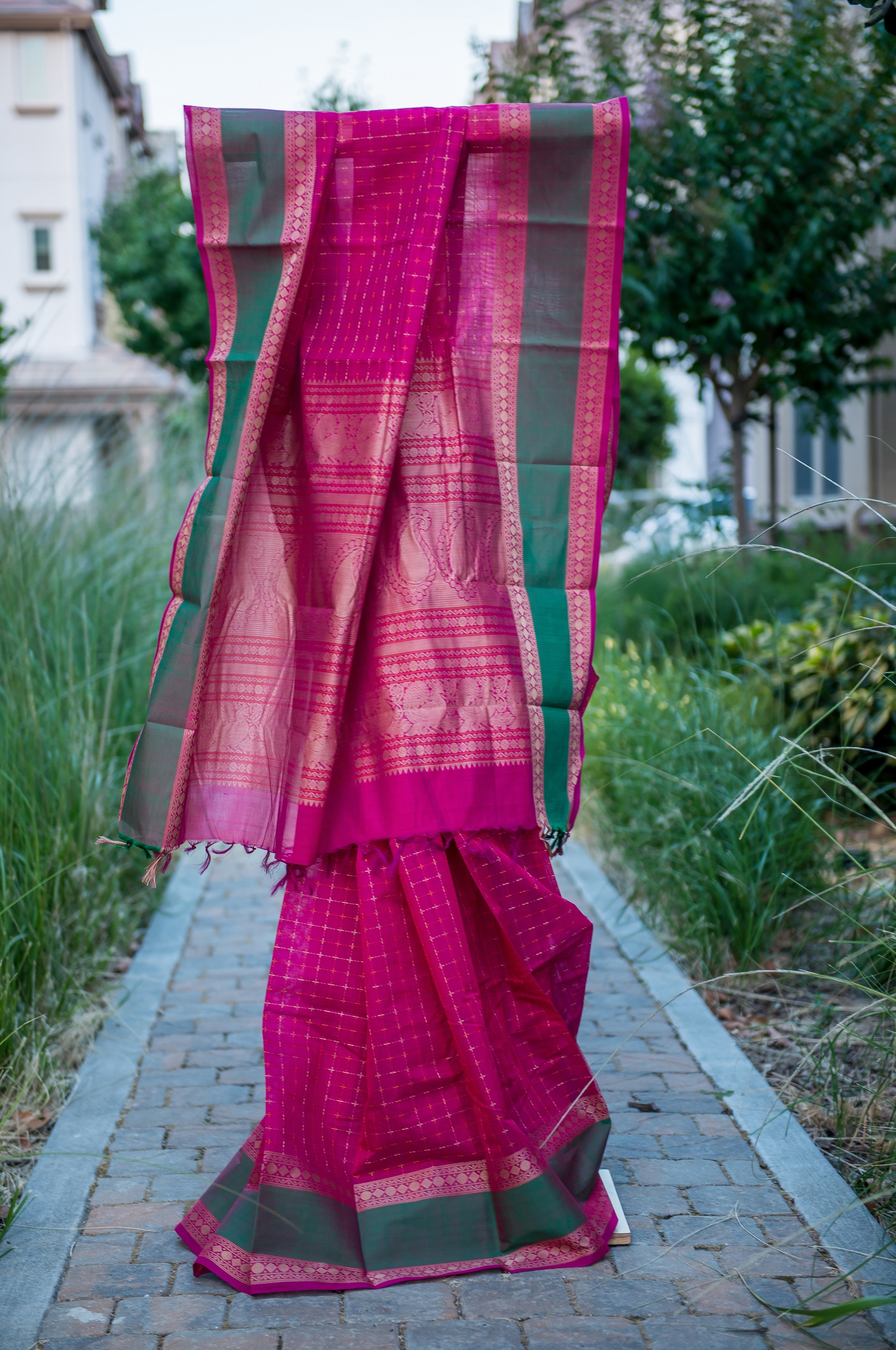 Deep Pink Threadwork Silk Cotton Saree with Threadwork Border