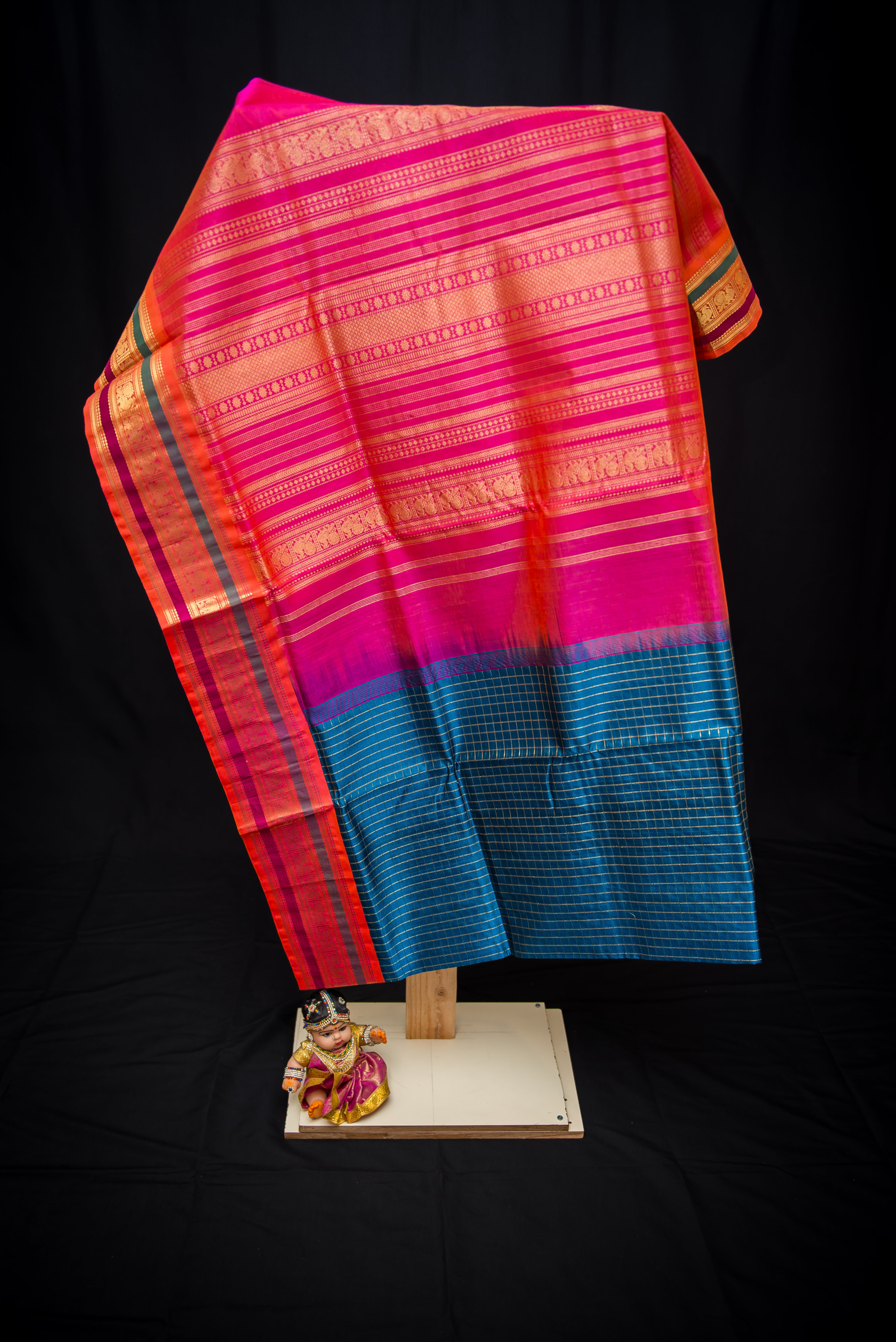 Peacock Blue Handwoven Silk Cotton Saree with Pink Pallu