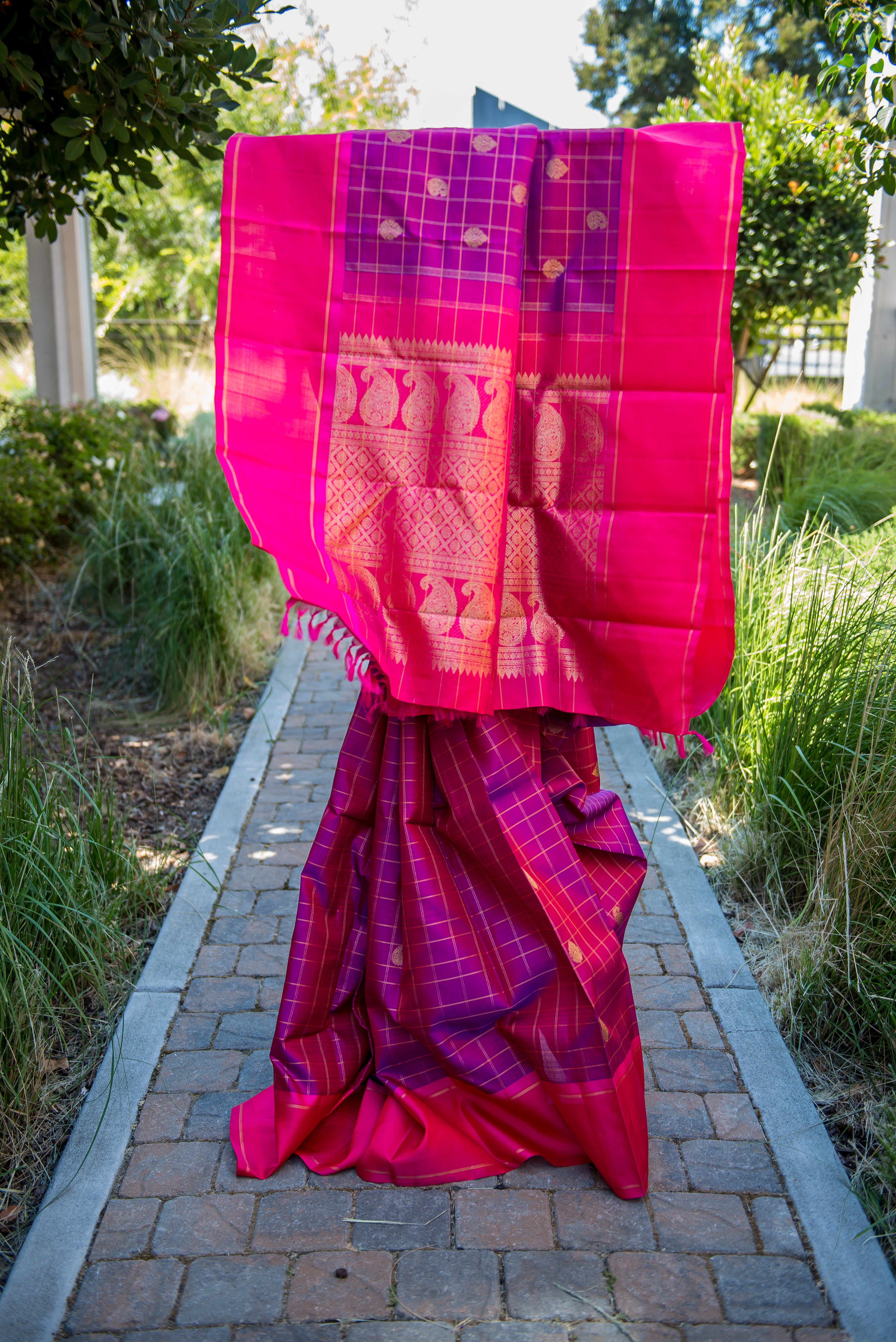 Regal Magenta Pure Kanchipuram Silk Saree with Hot Pink Pallu