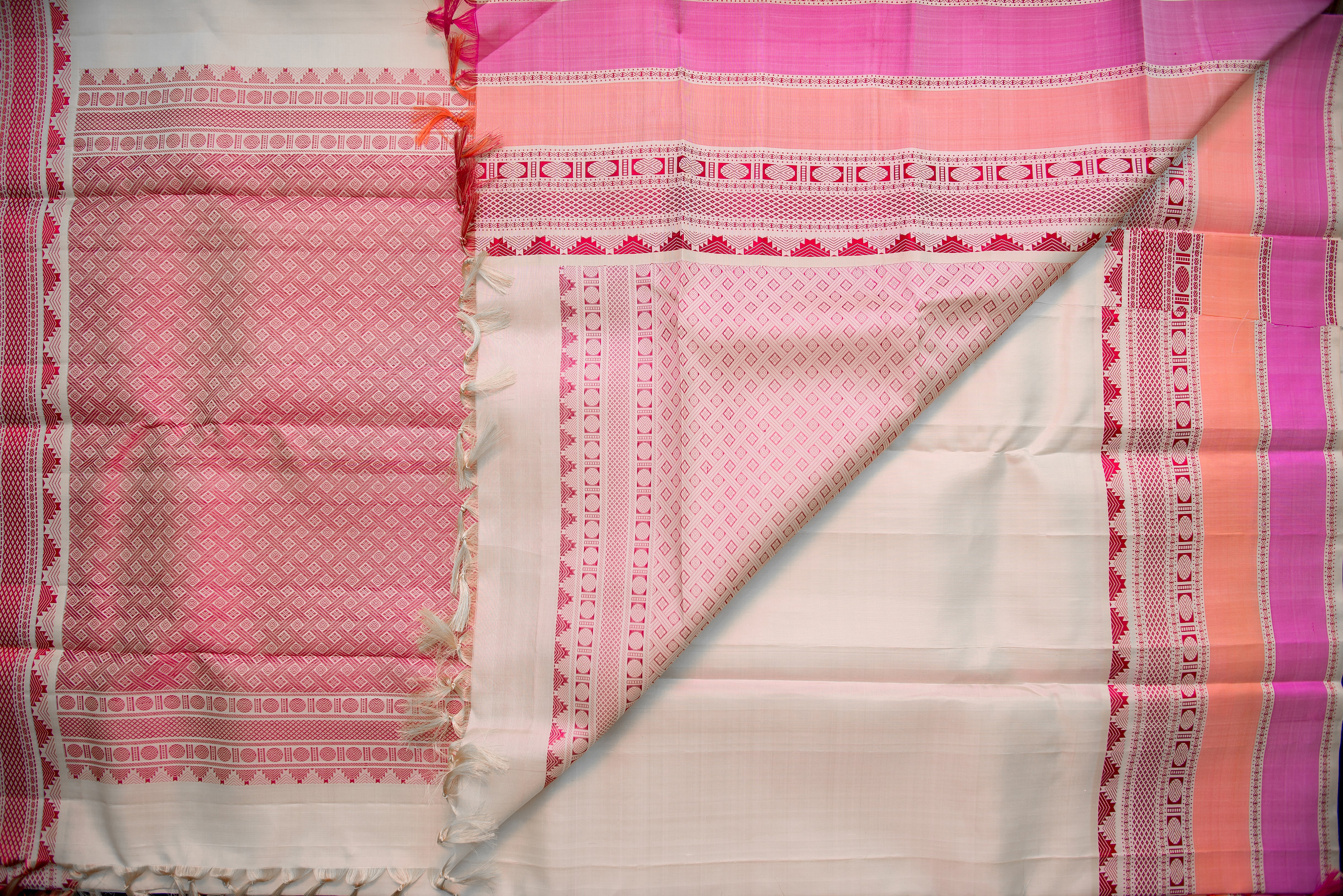 Exquisite Cream Threadwork Pure Silk Saree with a Red Pallu