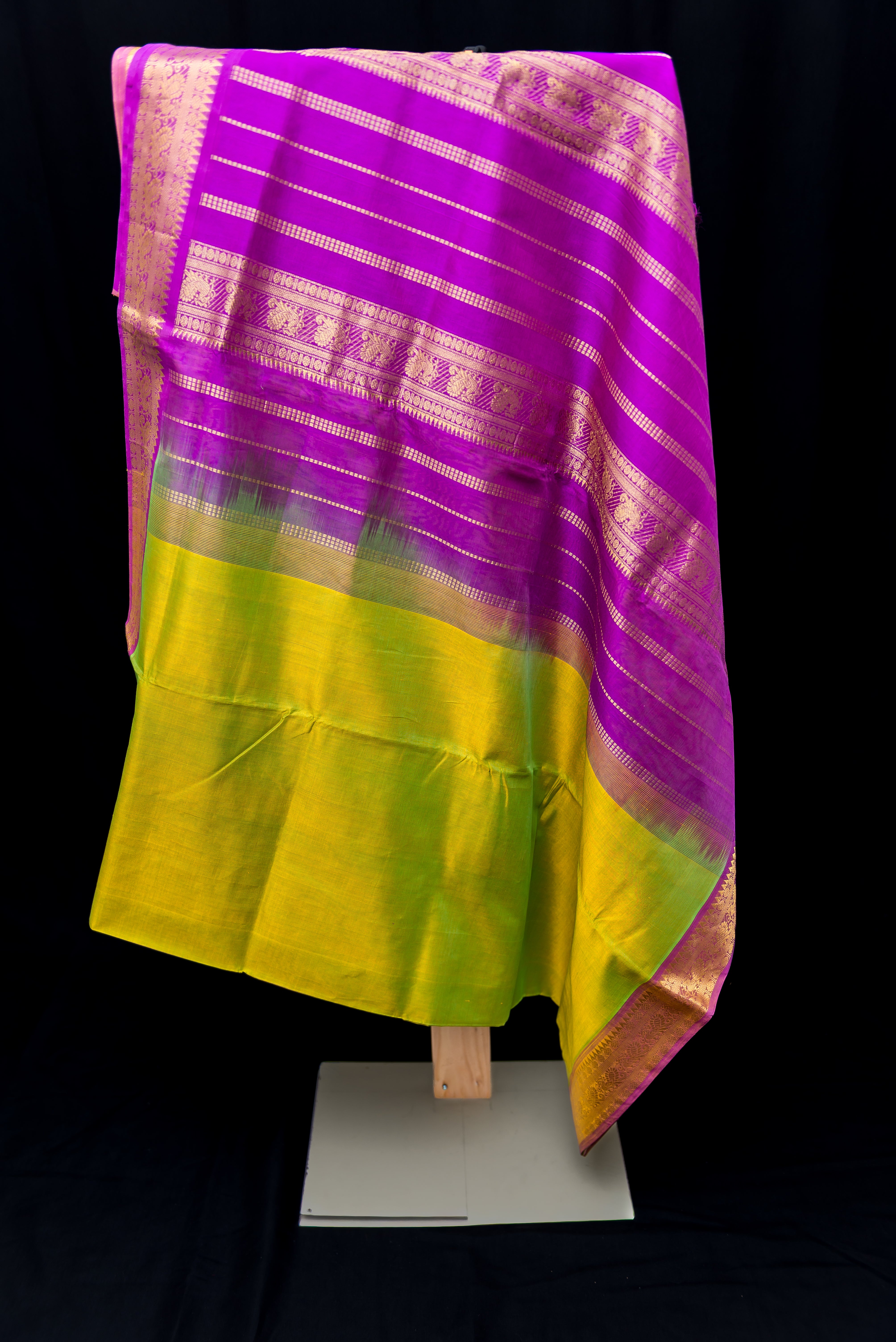 Dazzling Sneha Green Silk Cotton Saree with Purple Pallu