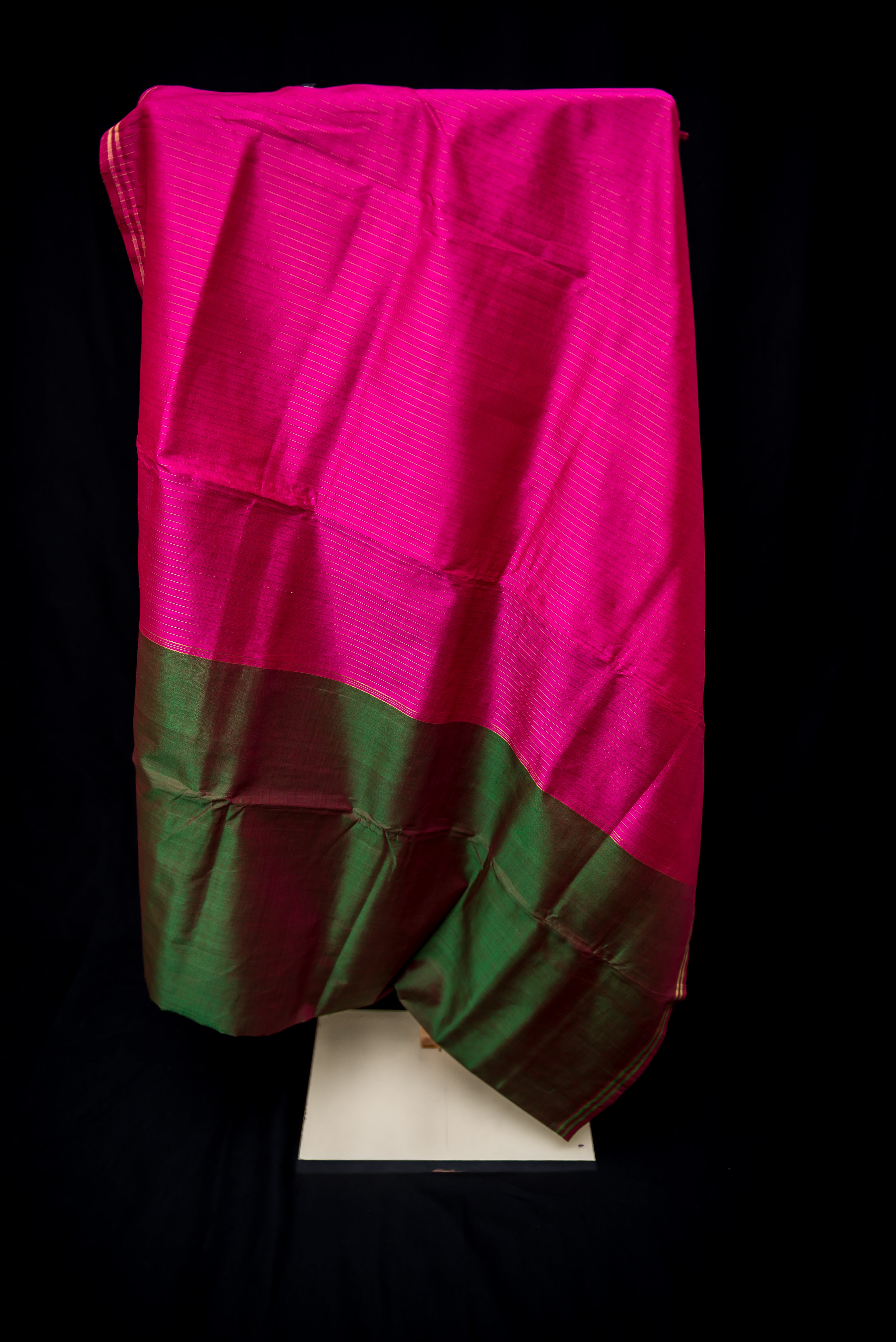 Manthulir Silk Cotton Saree with Bright Pink Pallu