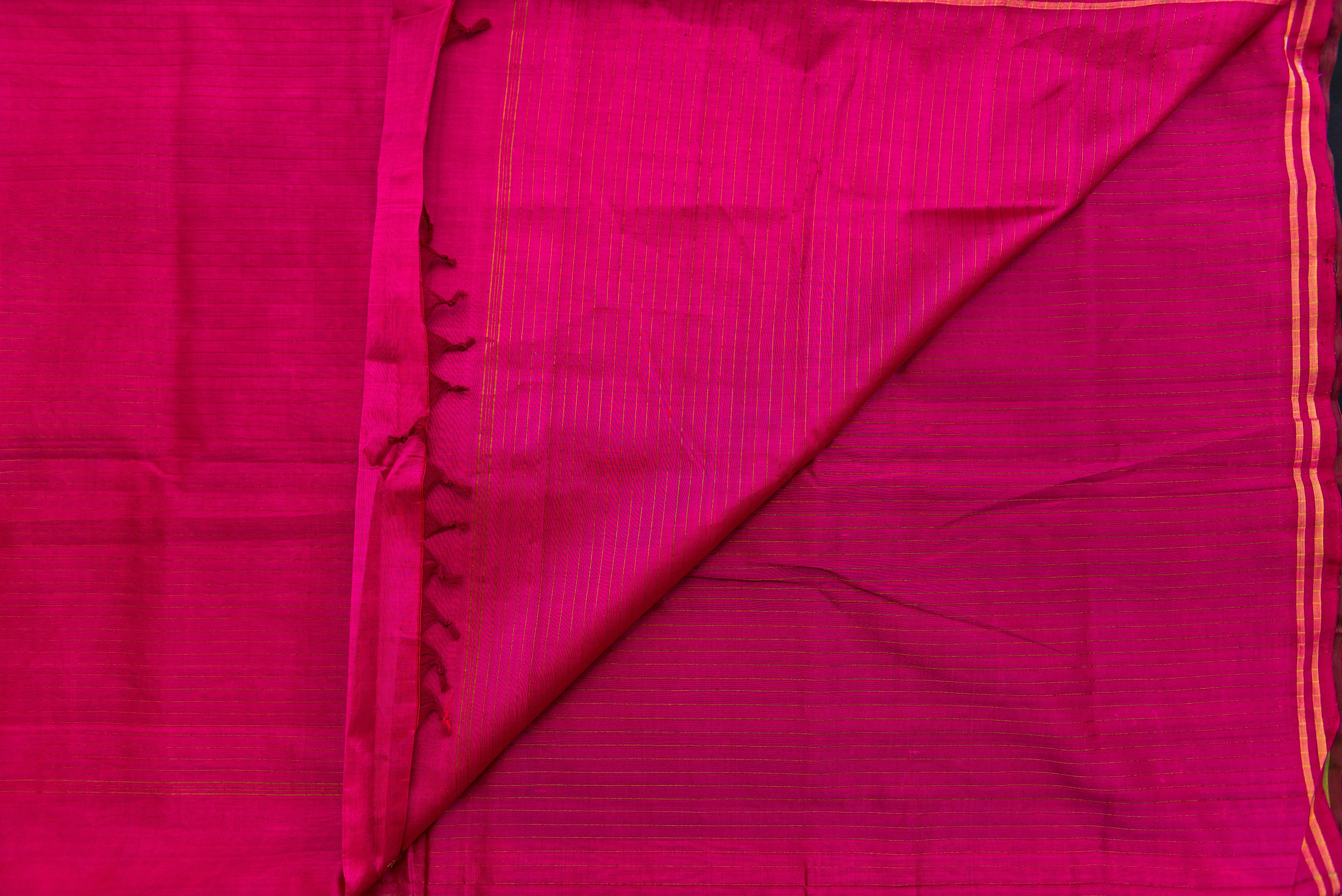 Manthulir Silk Cotton Saree with Bright Pink Pallu