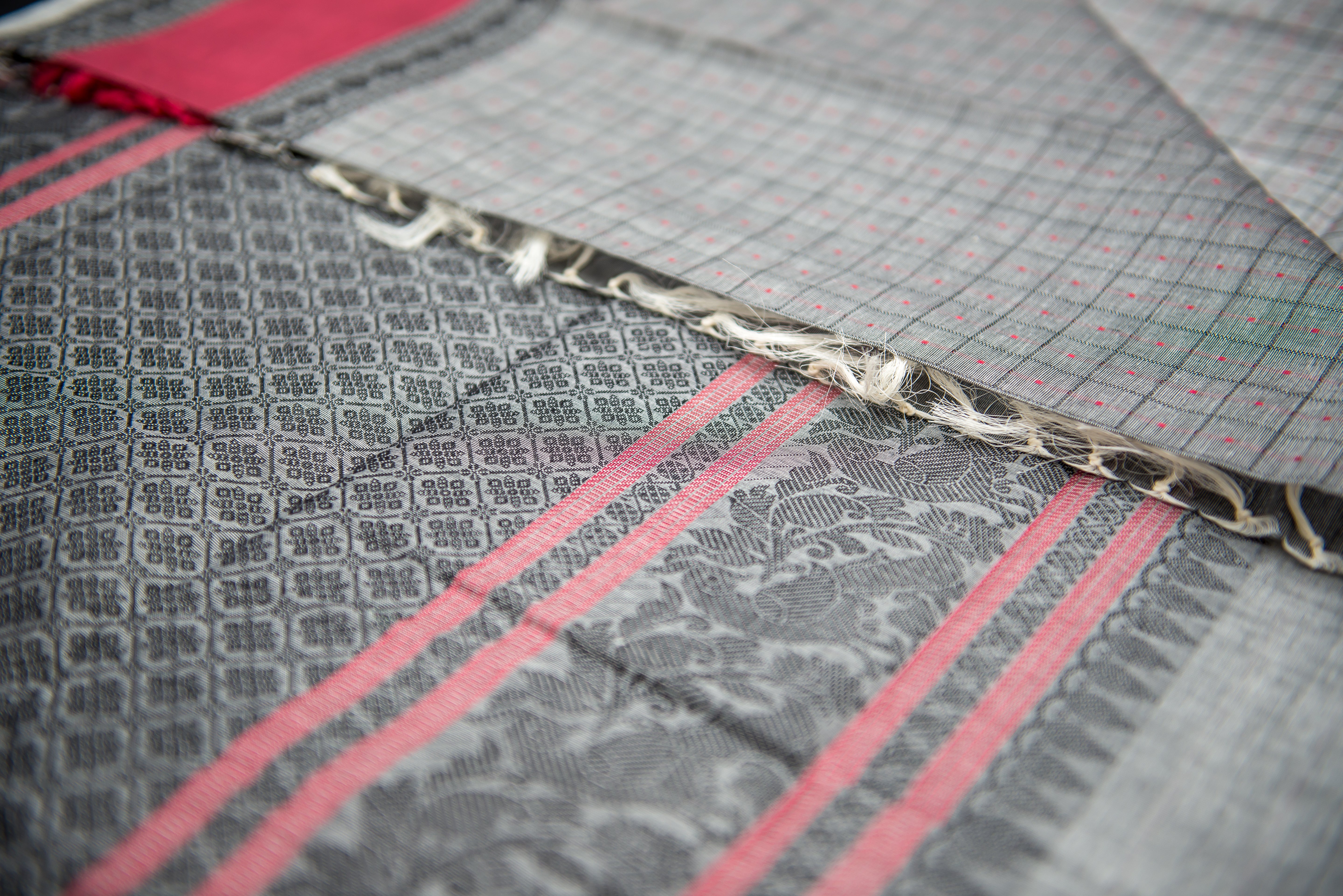 Sophisticated Ash Grey Kanchi Cotton Saree with Rani Pink Accents