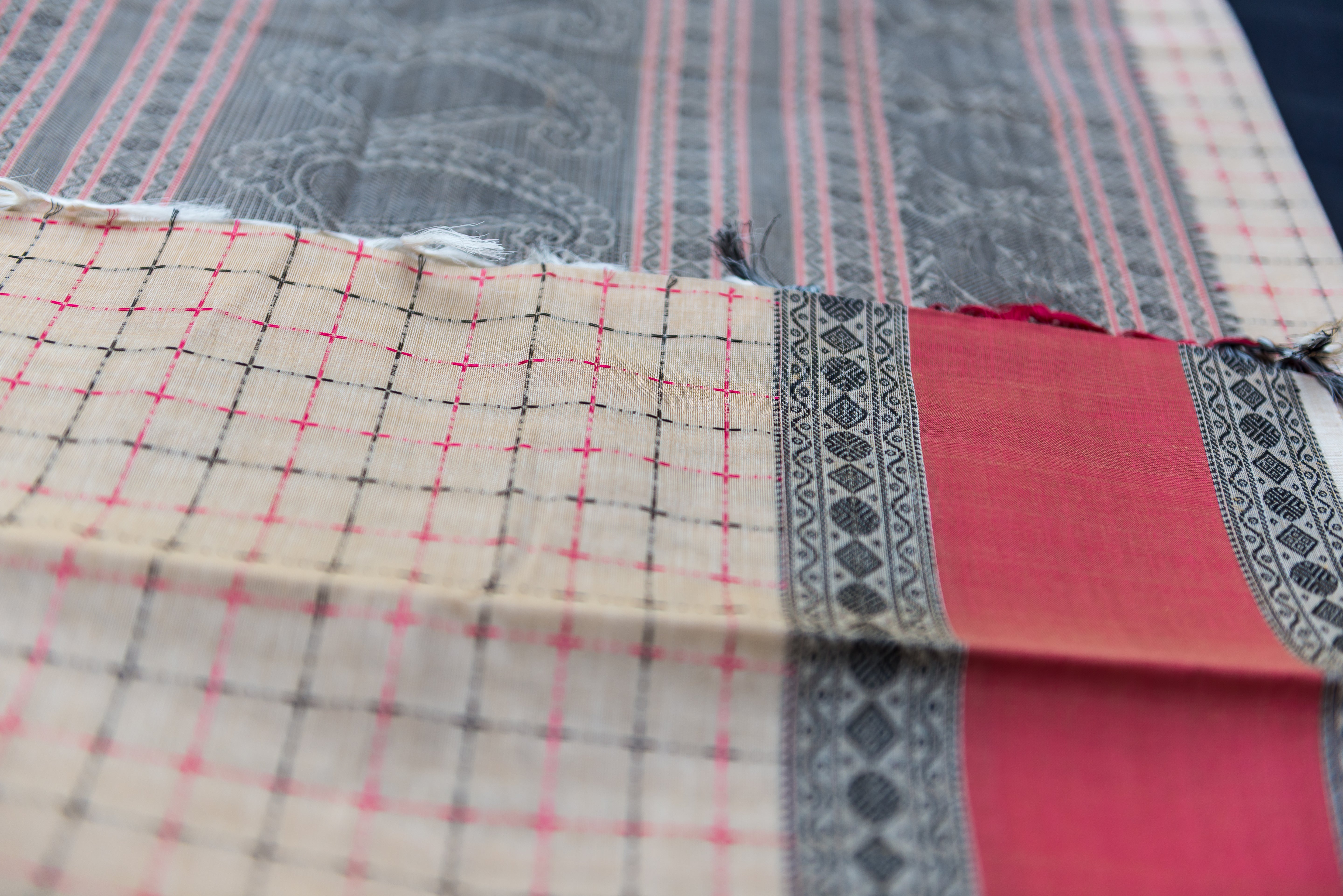 Sophisticated Ash Grey Kanchi Cotton Saree with Rani Pink Accents