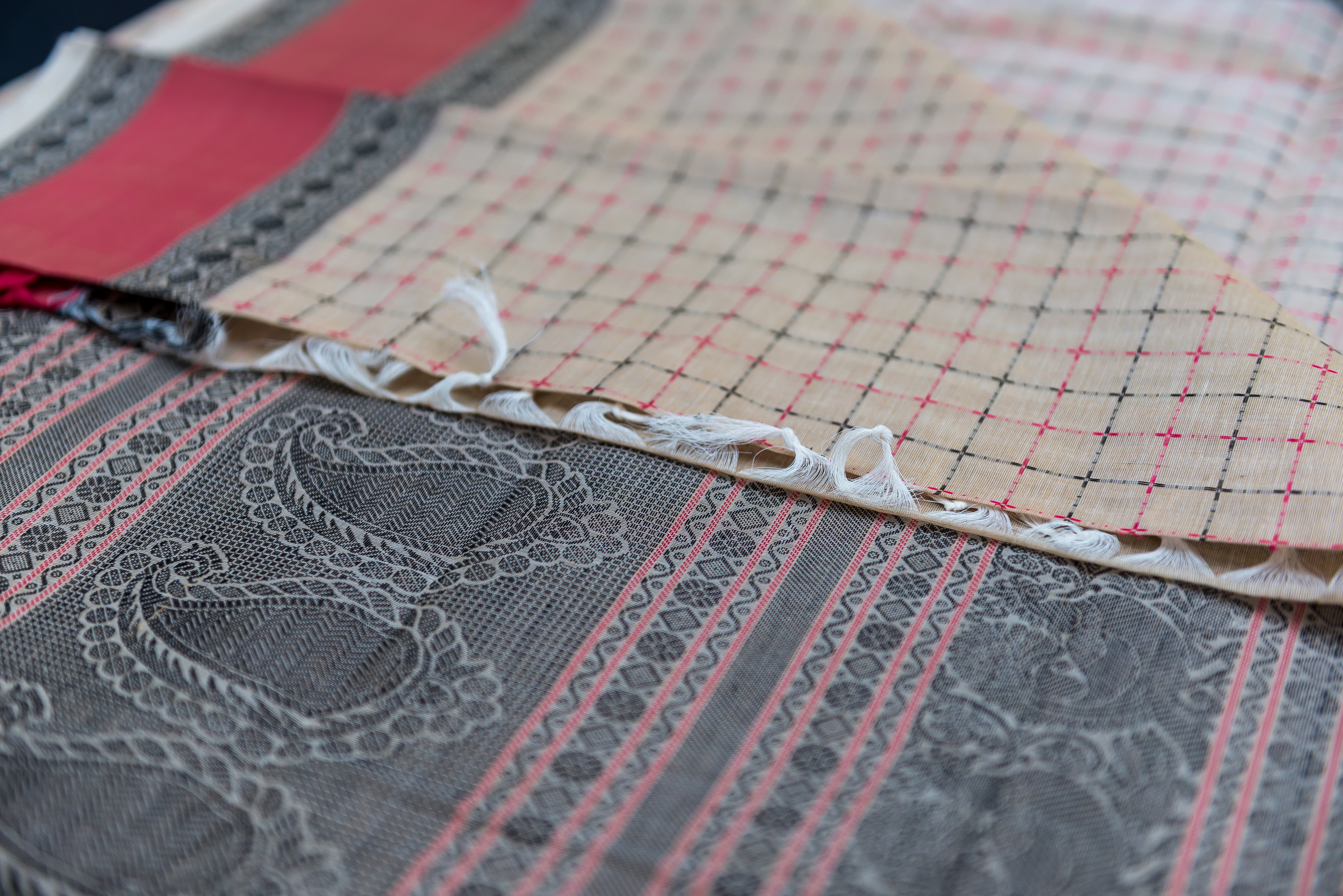 Sophisticated Ash Grey Kanchi Cotton Saree with Rani Pink Accents