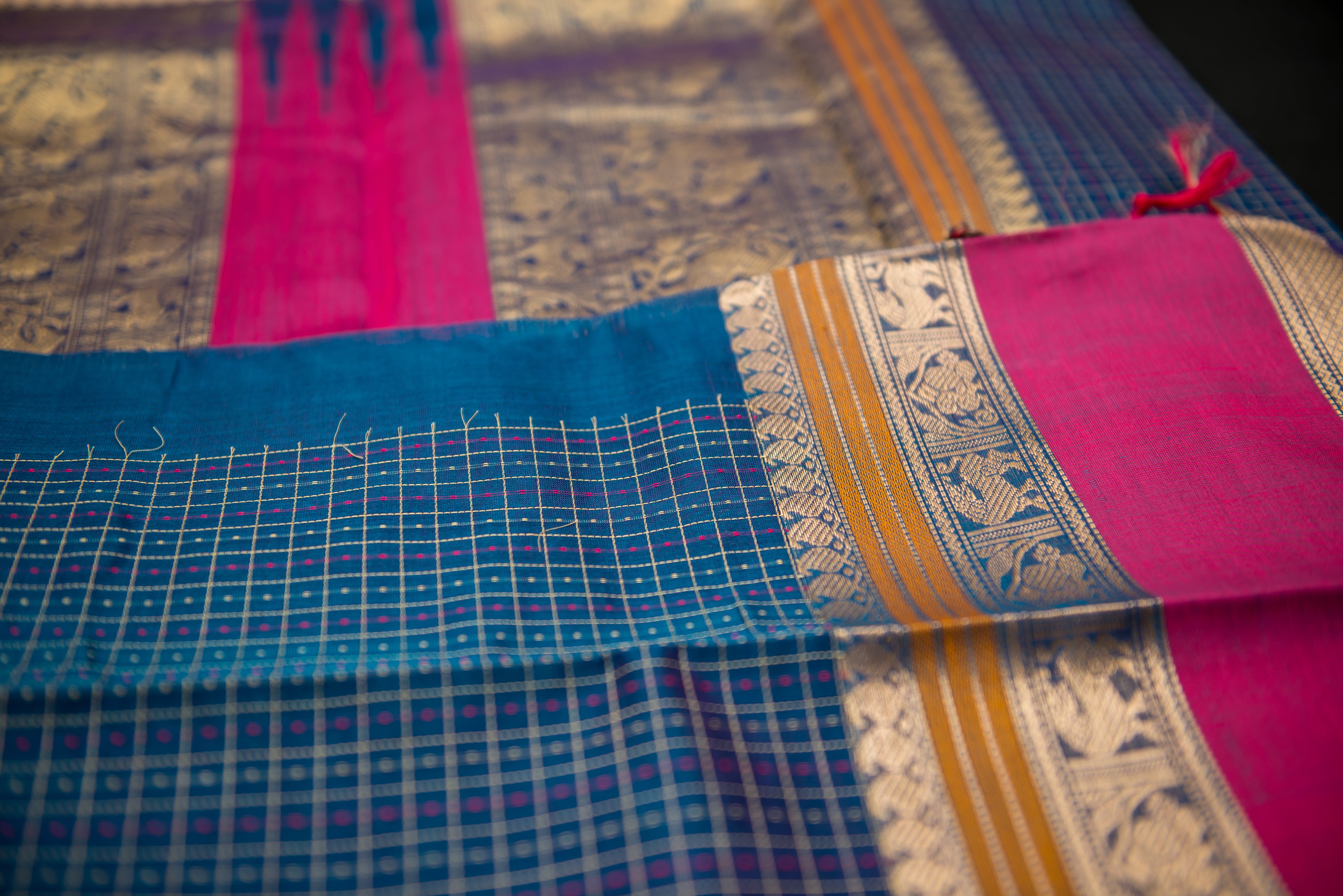 Striking Dual-Tone Blue Silk Cotton Saree with Pink and Gold Pallu