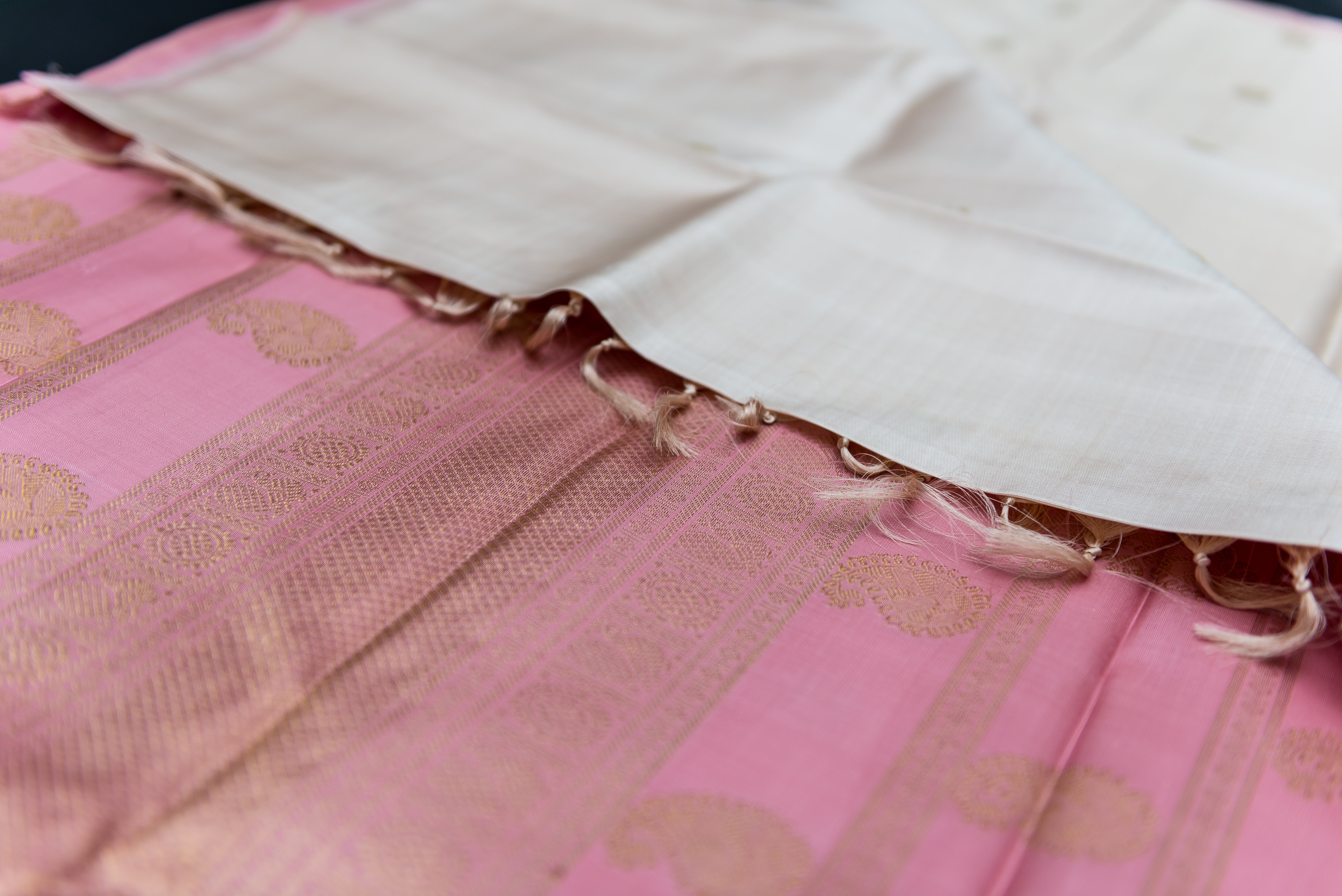 Serene Ivory Pure Silk Saree with Rose Pink and Gold Pallu