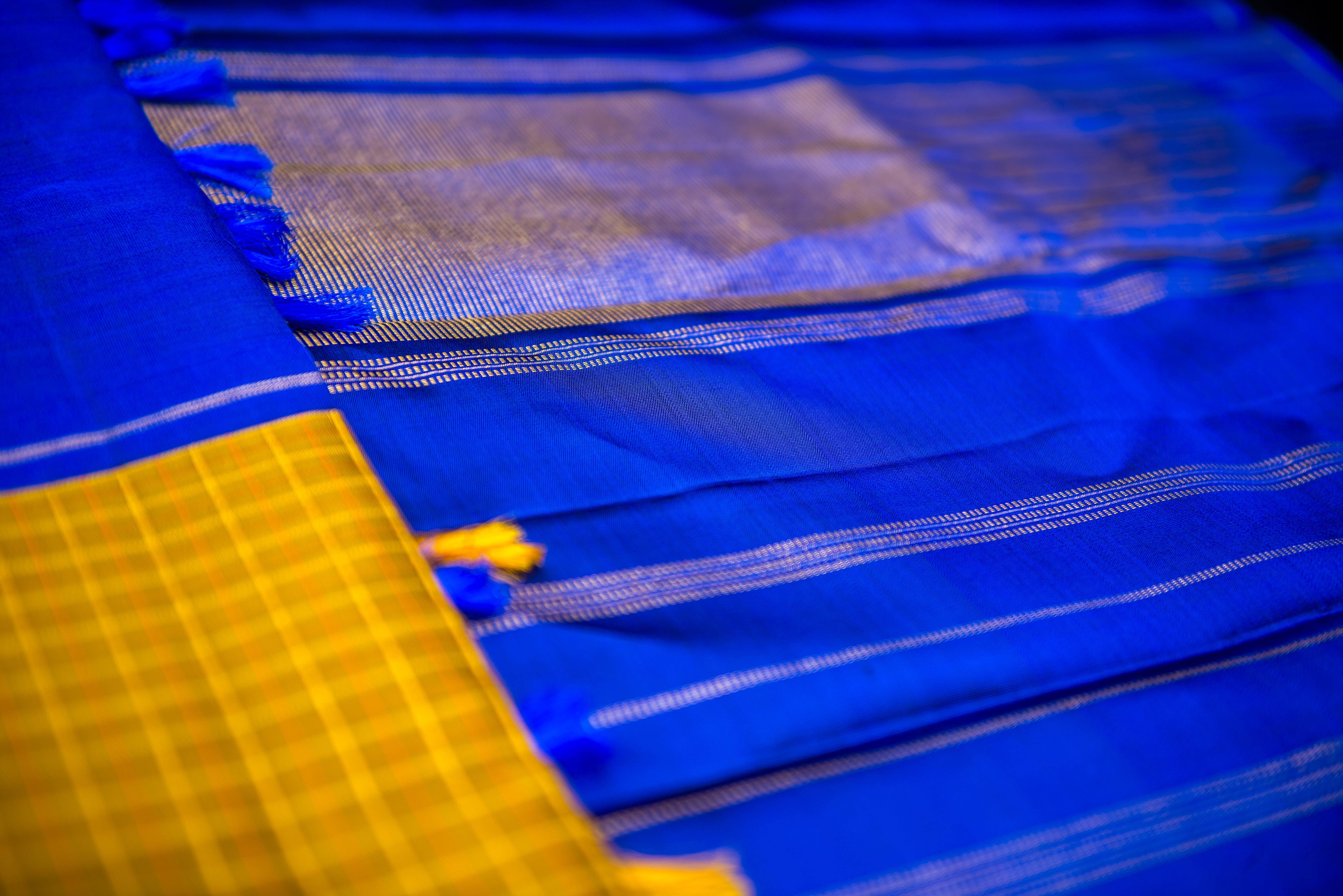 Dazzling Dual-Tone Mubbagam Pure Silk Saree