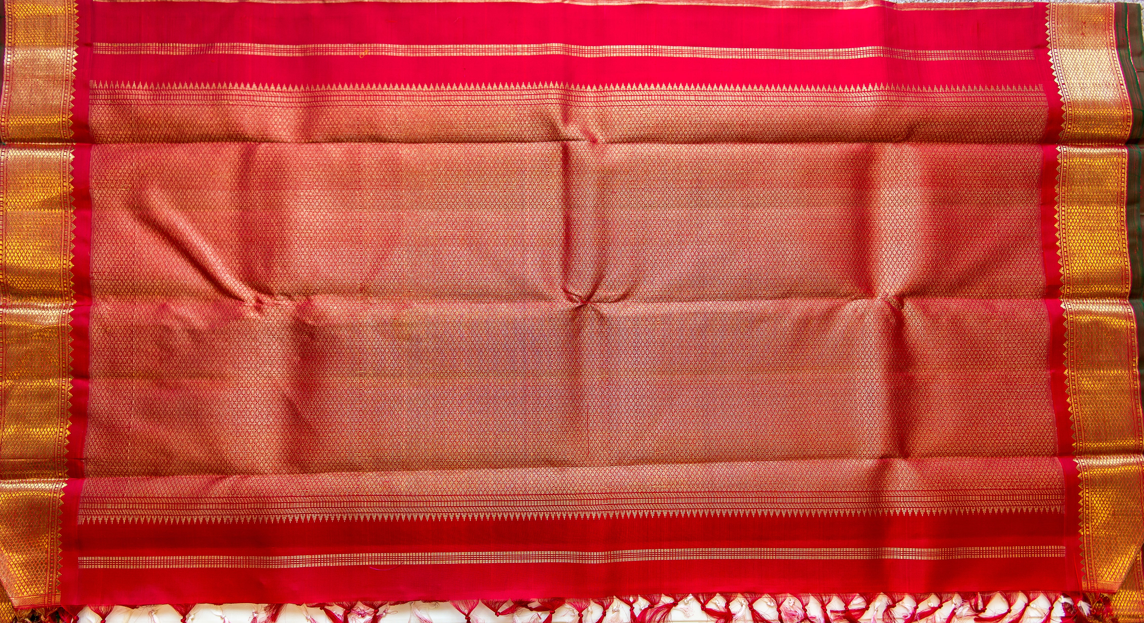 Classic Ivory Pure Silk Saree with Grand Red Gold Zari Pallu