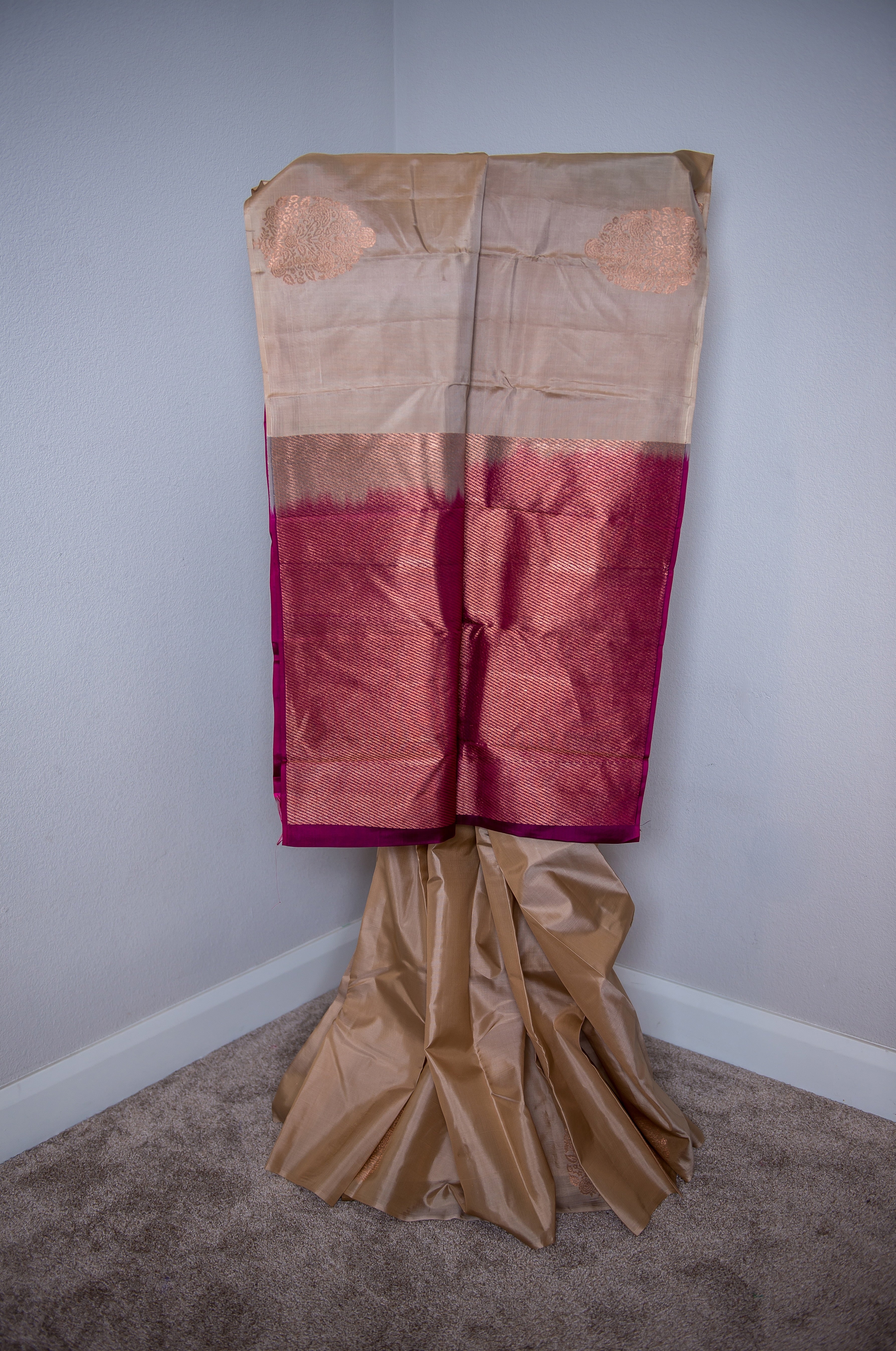 Beige-Gold Kanchipuram Handwoven Silk Saree with Maroon-Pink Pallu