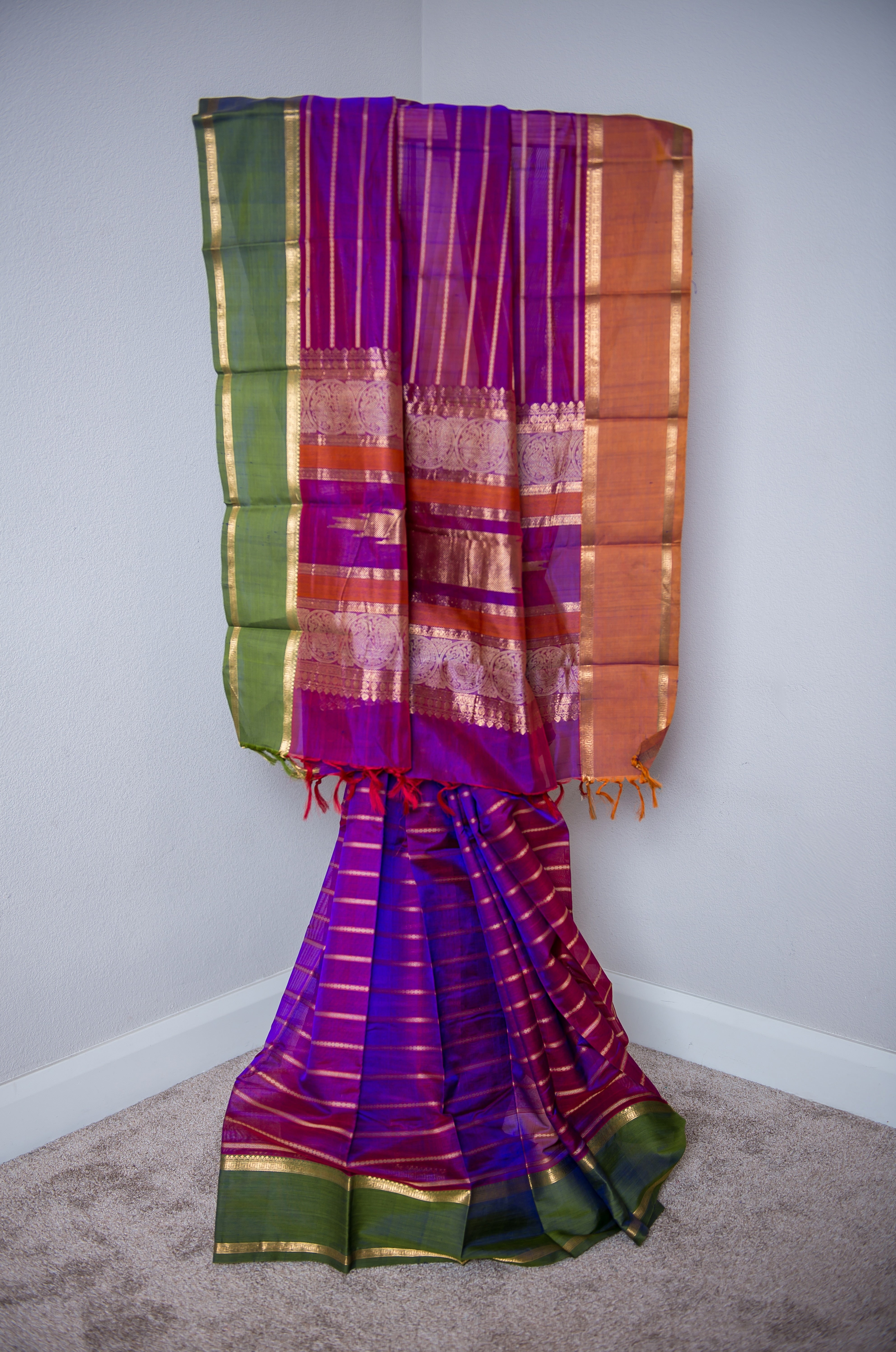 Deep Purple Handloom Silk Cotton Saree with Ganga-Jamuna Border
